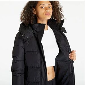 Women puffy black jacket with hood